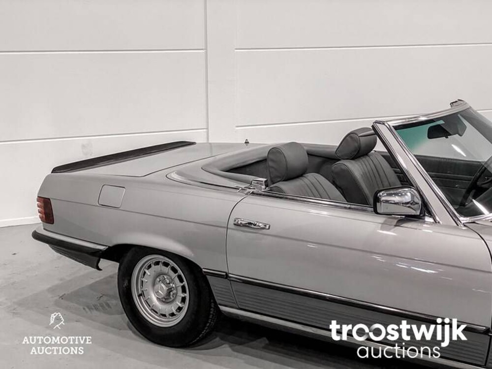 Mercedes-Benz 500SL W107-046 Auto