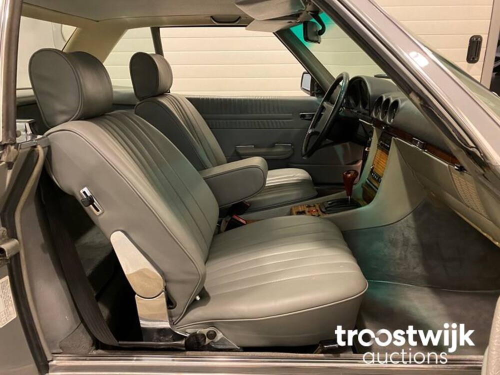 Mercedes-Benz 500SL W107-046 Auto