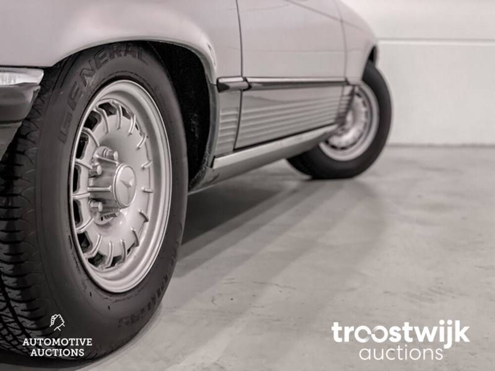 Mercedes-Benz 500SL W107-046 Auto
