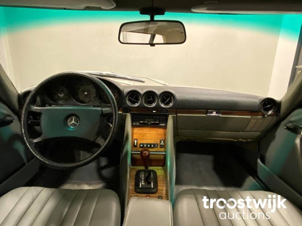 Mercedes-Benz 500SL W107-046 Auto