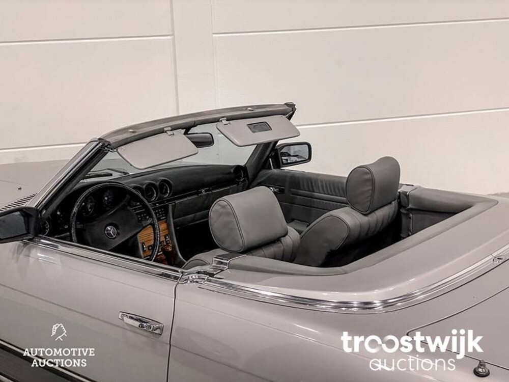 Mercedes-Benz 500SL W107-046 Auto