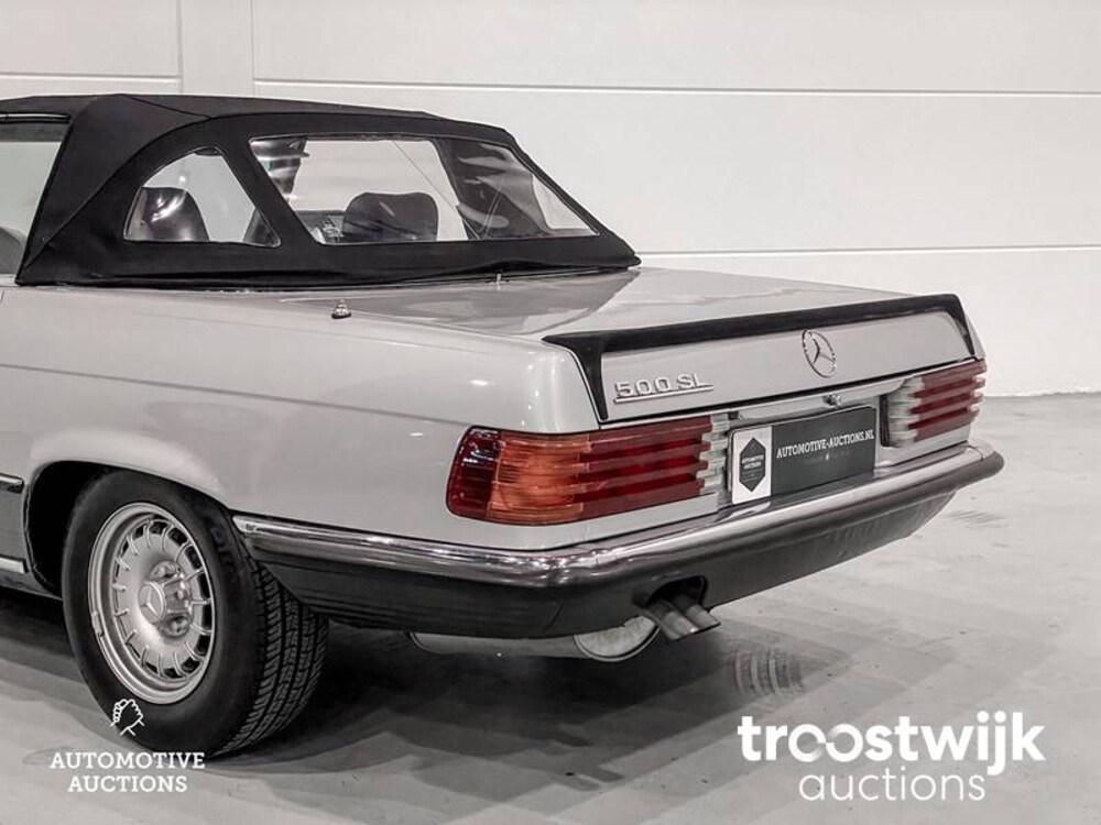 Mercedes-Benz 500SL W107-046 Auto