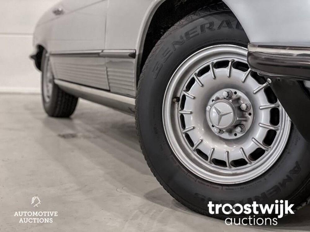 Mercedes-Benz 500SL W107-046 Auto