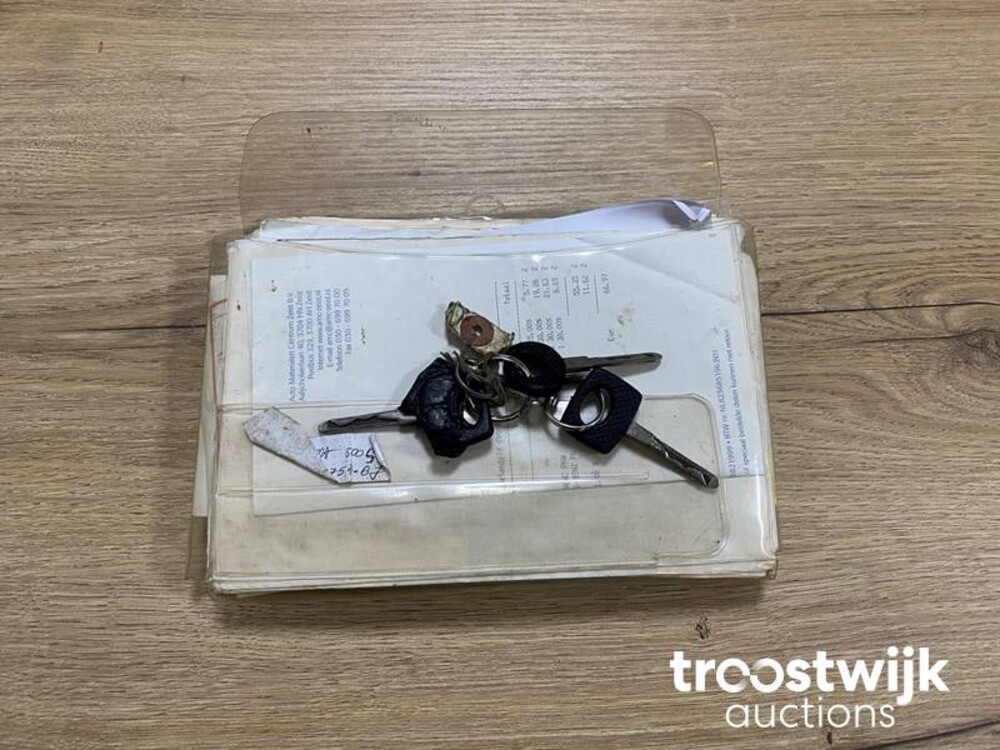 Mercedes-Benz 500SL W107-046 Auto