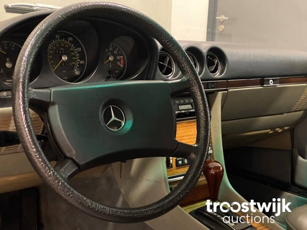 Mercedes-Benz 500SL W107-046 Auto