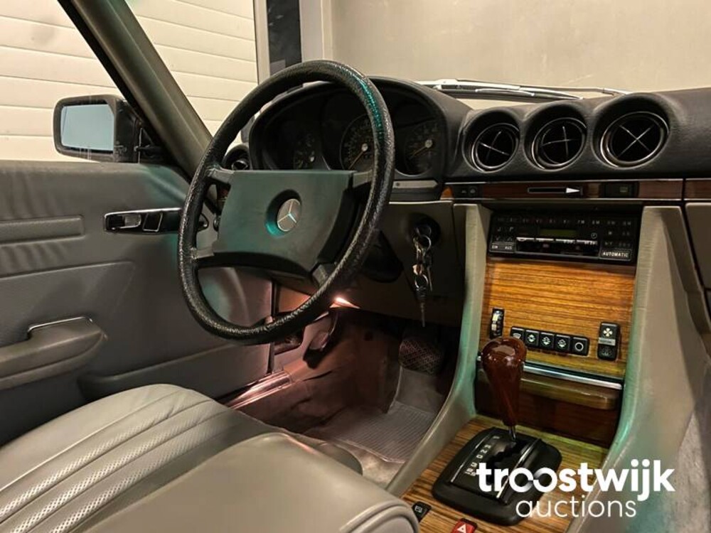 Mercedes-Benz 500SL W107-046 Auto