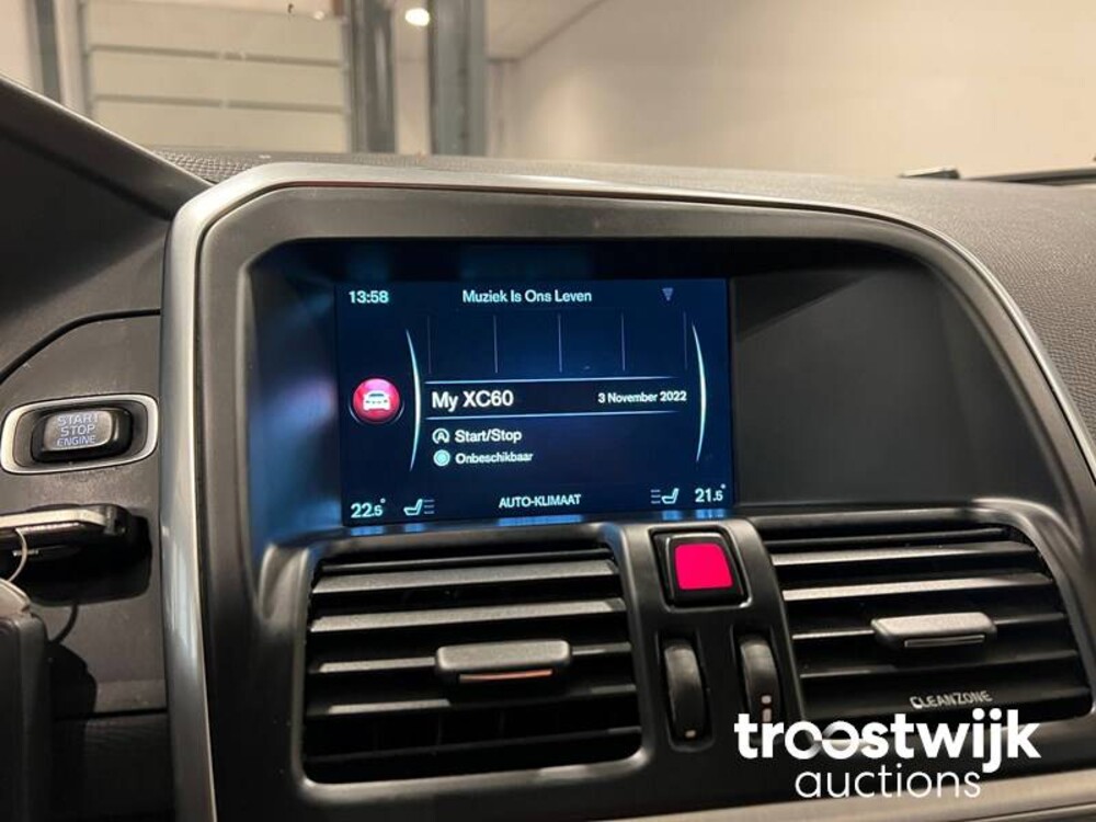 Volvo XC60 D3 R-Design 2.0 Auto