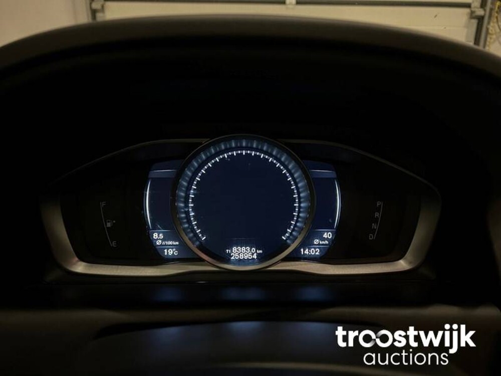 Volvo XC60 D3 R-Design 2.0 Auto