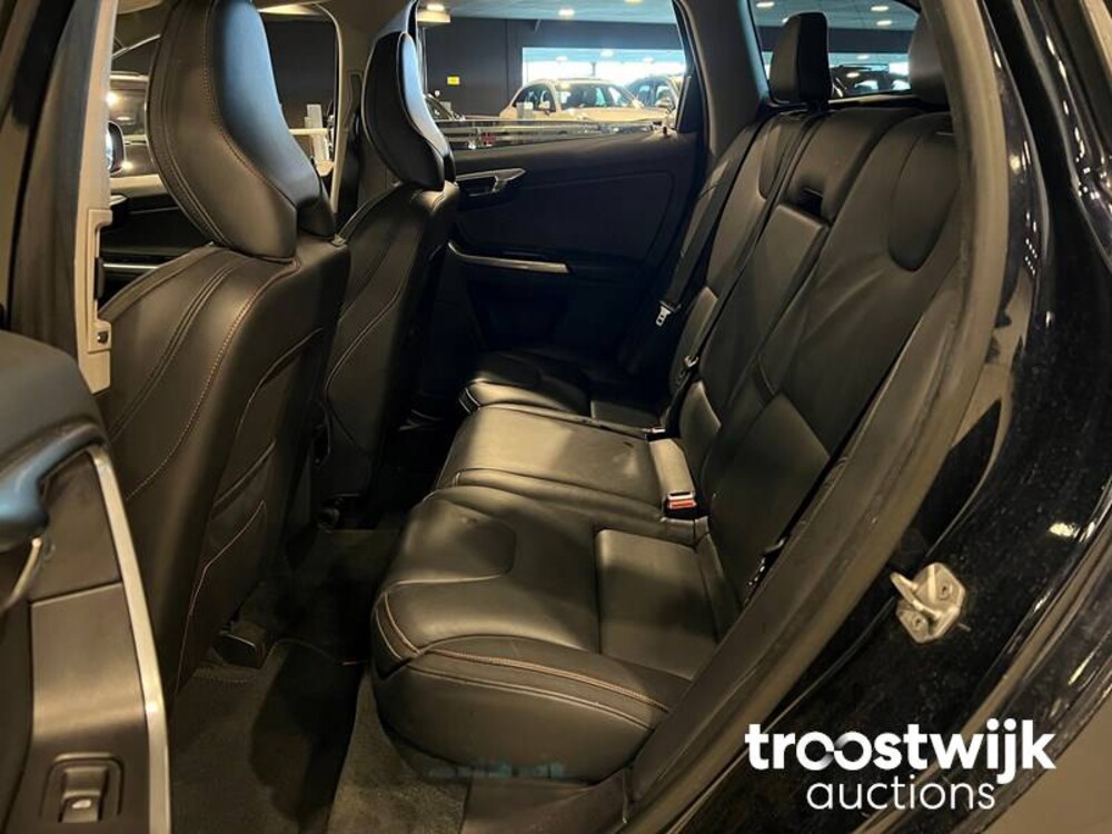 Volvo XC60 D3 R-Design 2.0 Auto