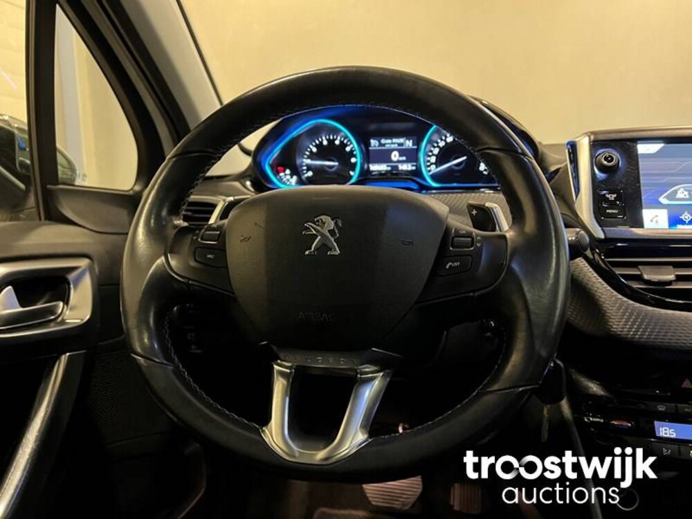 Peugeot 2008 1.2 VTi Allure Pack Premium Plus Auto