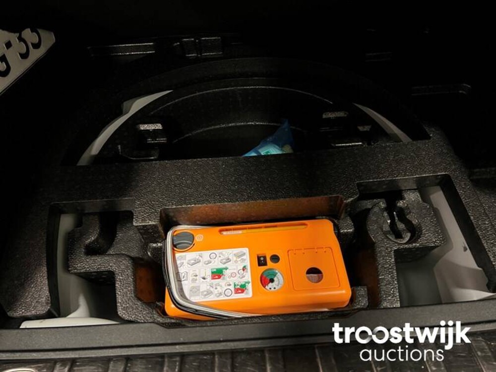 Peugeot 2008 1.2 VTi Allure Pack Premium Plus Auto