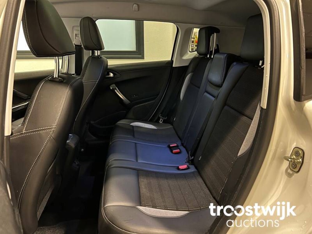 Peugeot 2008 1.2 VTi Allure Pack Premium Plus Auto