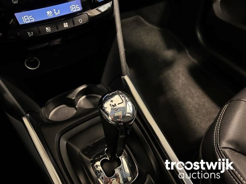 Peugeot 2008 1.2 VTi Allure Pack Premium Plus Auto