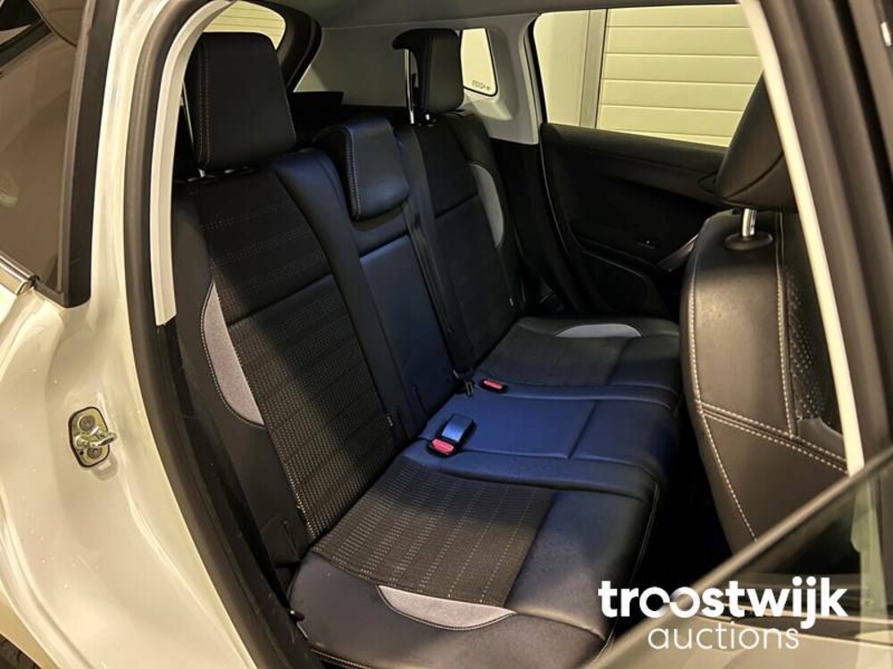 Peugeot 2008 1.2 VTi Allure Pack Premium Plus Auto