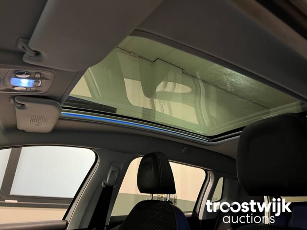 Peugeot 2008 1.2 VTi Allure Pack Premium Plus Auto