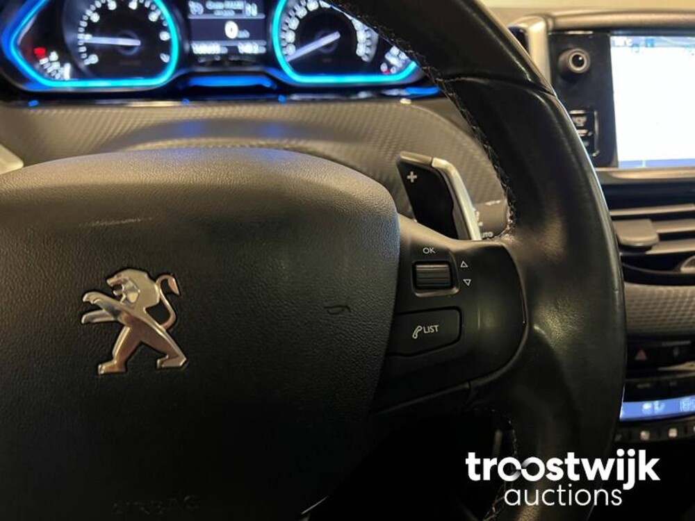 Peugeot 2008 1.2 VTi Allure Pack Premium Plus Auto