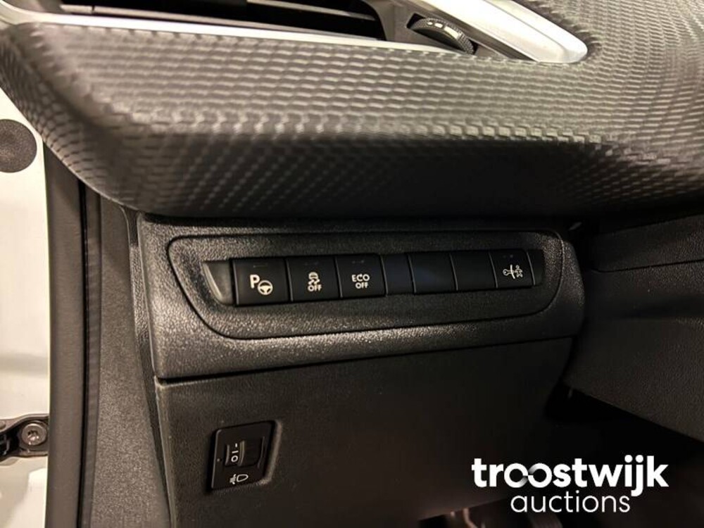 Peugeot 2008 1.2 VTi Allure Pack Premium Plus Auto