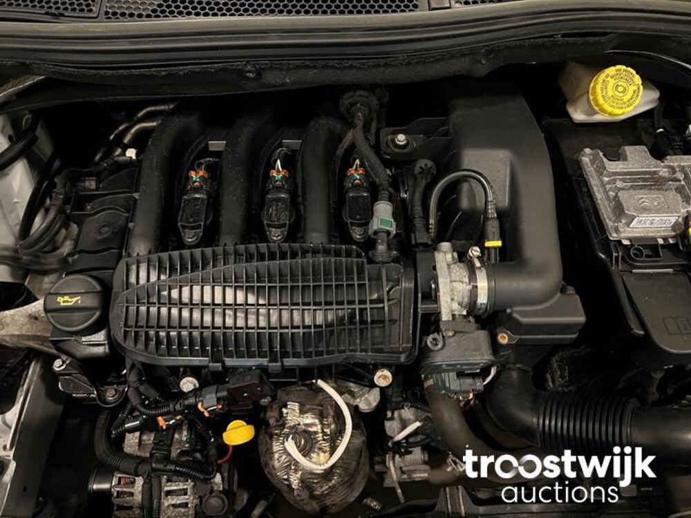 Peugeot 2008 1.2 VTi Allure Pack Premium Plus Auto