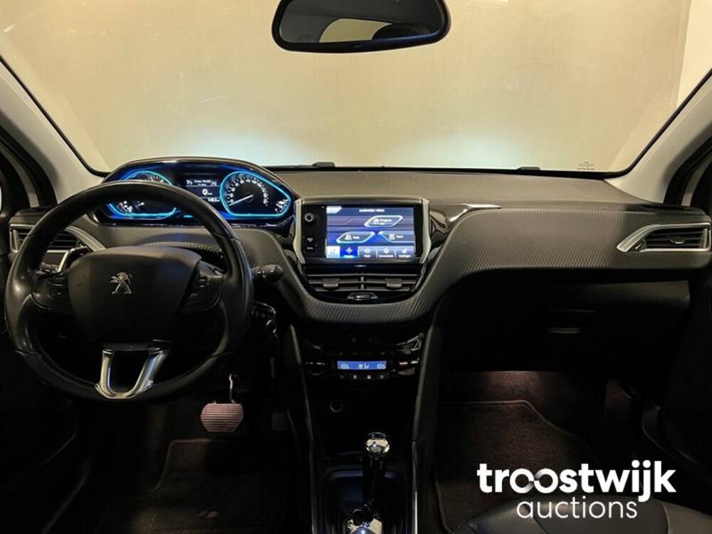 Peugeot 2008 1.2 VTi Allure Pack Premium Plus Auto