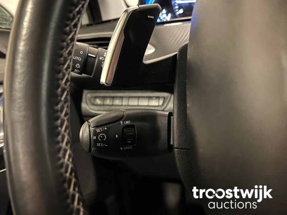 Peugeot 2008 1.2 VTi Allure Pack Premium Plus Auto