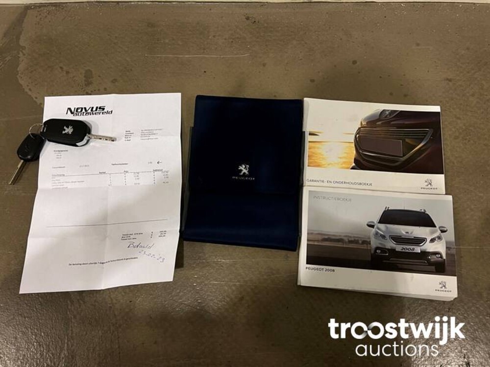 Peugeot 2008 1.2 VTi Allure Pack Premium Plus Auto