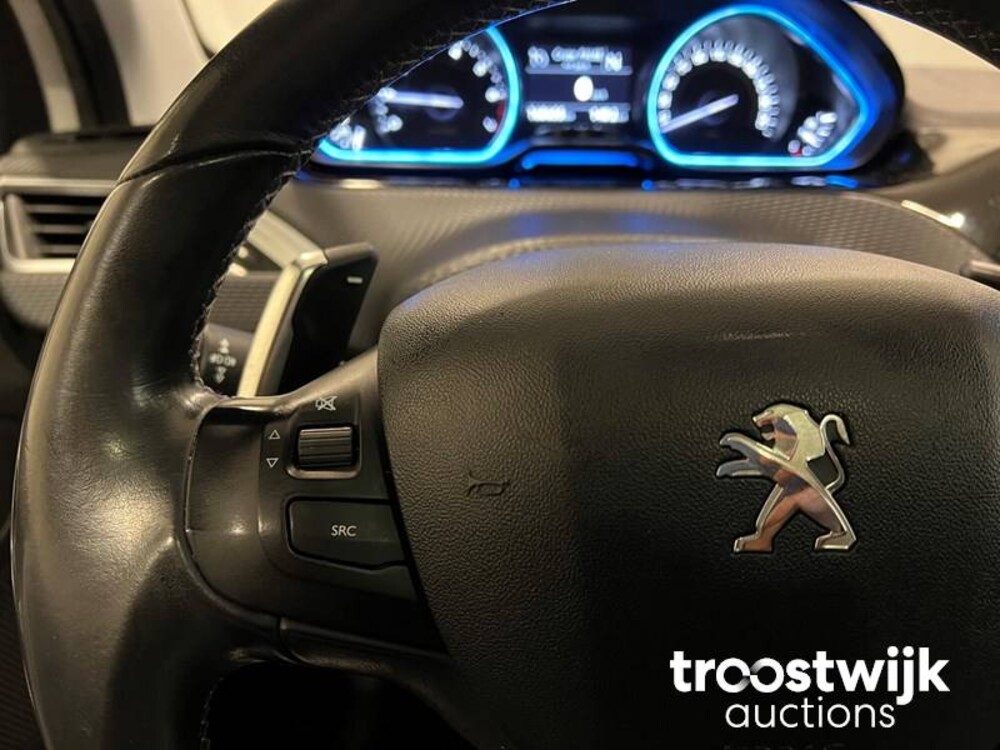 Peugeot 2008 1.2 VTi Allure Pack Premium Plus Auto