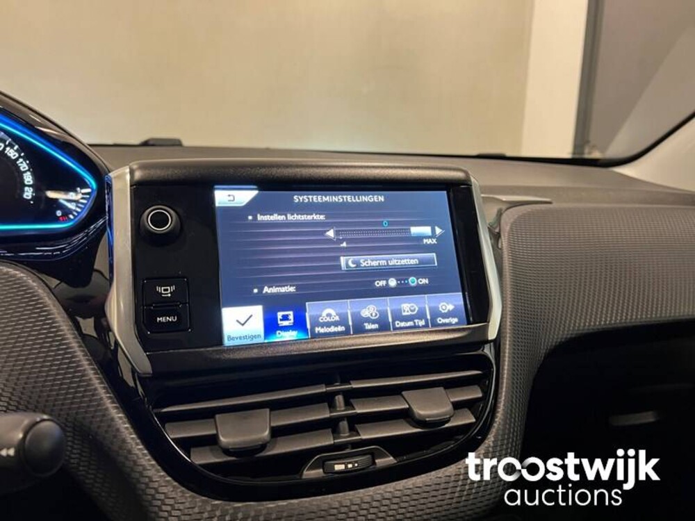 Peugeot 2008 1.2 VTi Allure Pack Premium Plus Auto