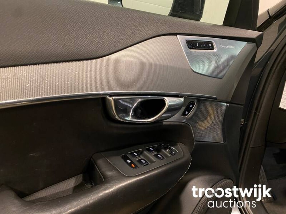 Volvo XC90 2.0 T8 Twin Engine AWD Inscription Auto