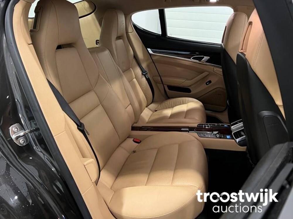 Porsche Panamera 3.6 Platinum Edition Auto