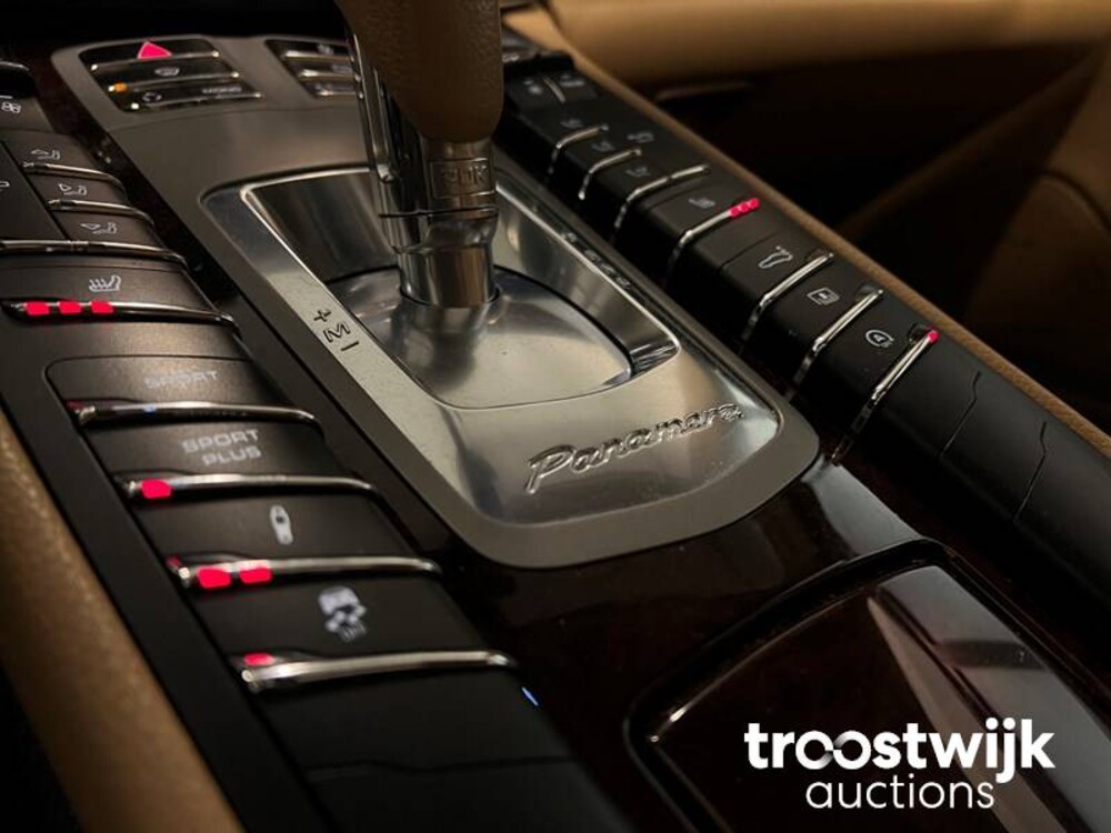 Porsche Panamera 3.6 Platinum Edition Auto