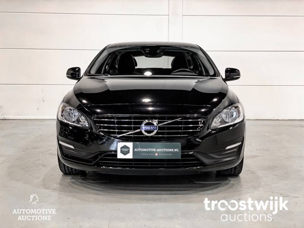 Volvo V60 2.4 D6 AWD Plug-In Hybrid Momentum Auto
