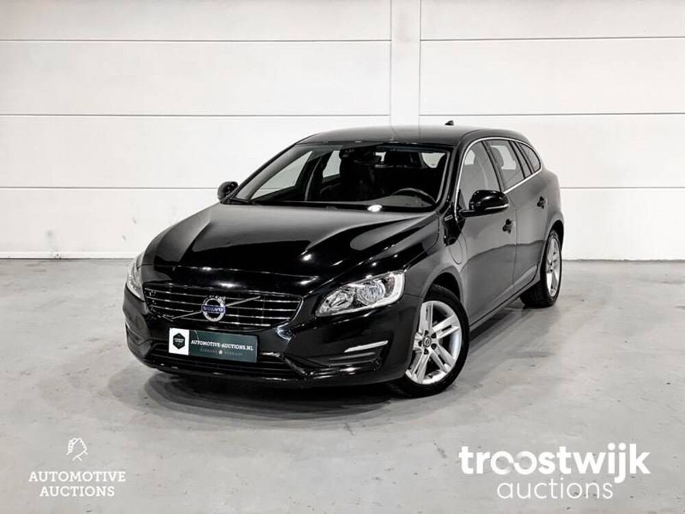 Volvo V60 2.4 D6 AWD Plug-In Hybrid Momentum Auto