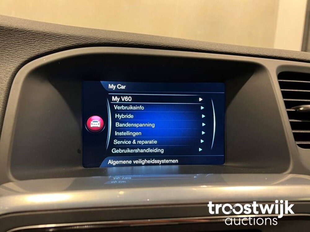 Volvo V60 2.4 D6 AWD Plug-In Hybrid Momentum Auto