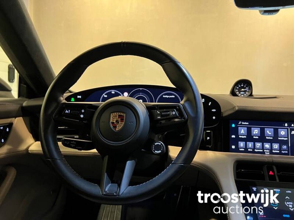 Porsche Taycan Turbo SportChrono SportDesign 680pk 2020