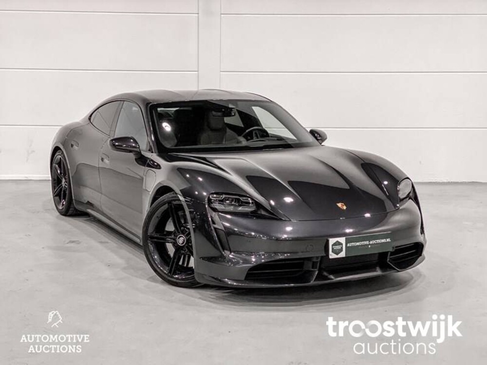 Porsche Taycan Turbo SportChrono SportDesign 680pk 2020