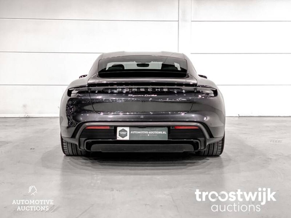 Porsche Taycan Turbo SportChrono SportDesign 680pk 2020