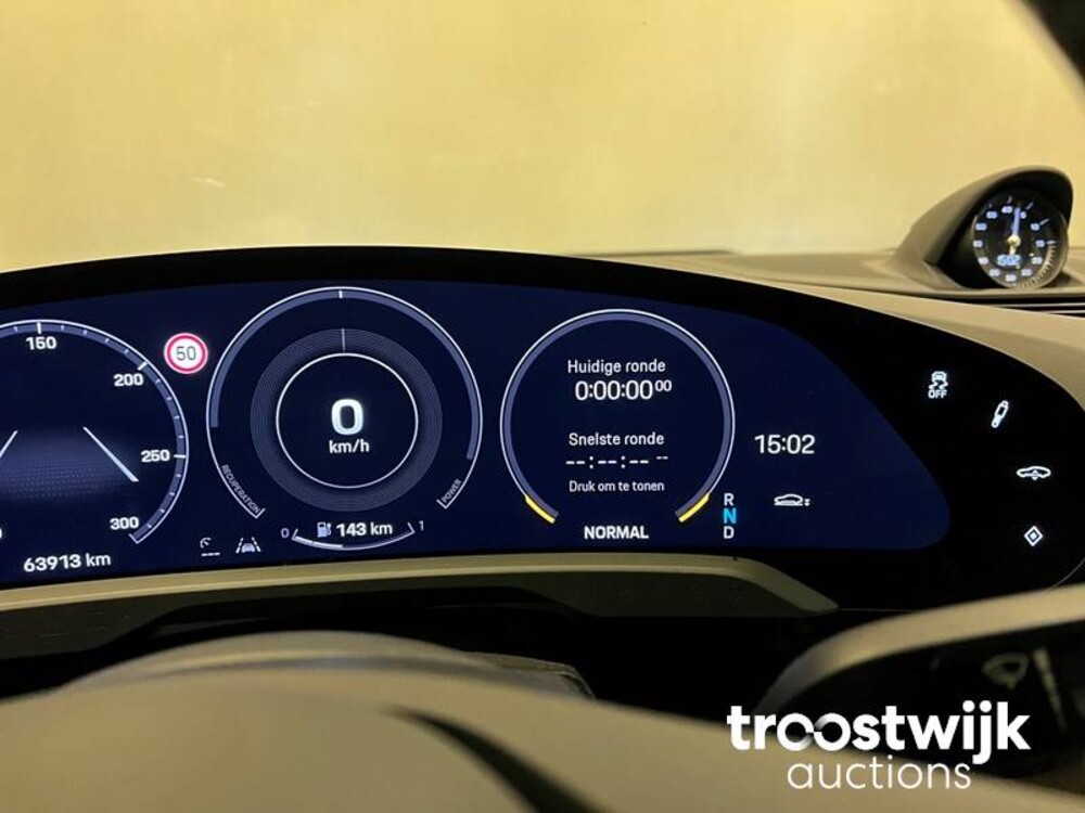 Porsche Taycan Turbo SportChrono SportDesign 680pk 2020