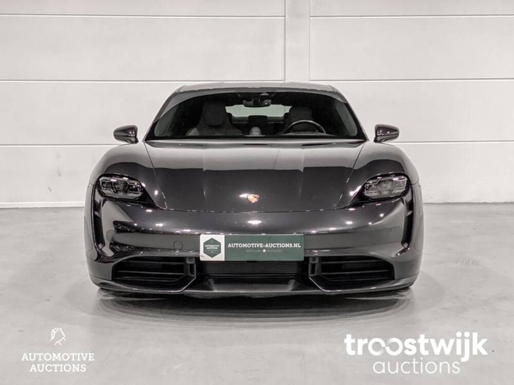 Porsche Taycan Turbo SportChrono SportDesign 680pk 2020
