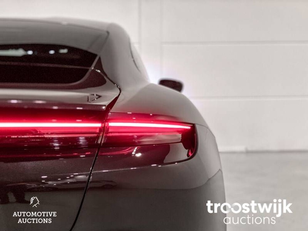 Porsche Taycan Turbo SportChrono SportDesign 680pk 2020