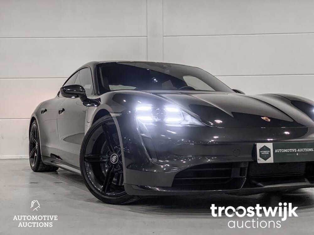 Porsche Taycan Turbo SportChrono SportDesign 680pk 2020