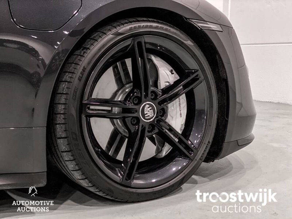 Porsche Taycan Turbo SportChrono SportDesign 680pk 2020