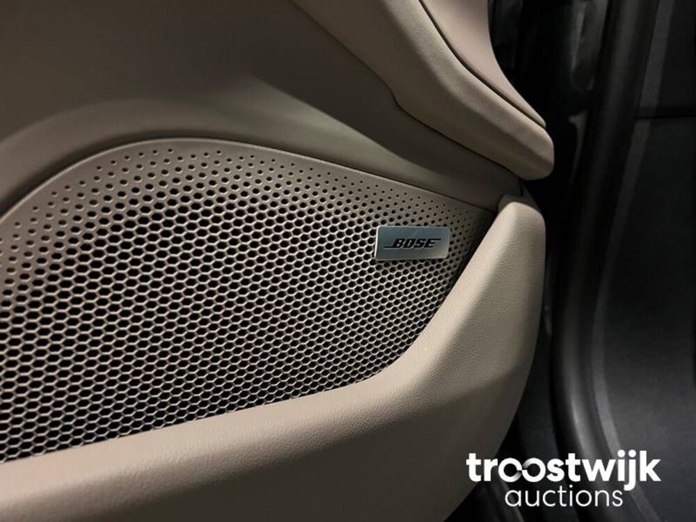 Porsche Taycan Turbo SportChrono SportDesign 680pk 2020