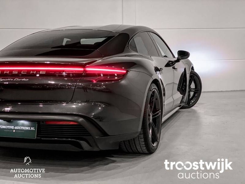 Porsche Taycan Turbo SportChrono SportDesign 680pk 2020