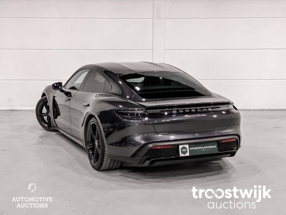 Porsche Taycan Turbo SportChrono SportDesign 680pk 2020