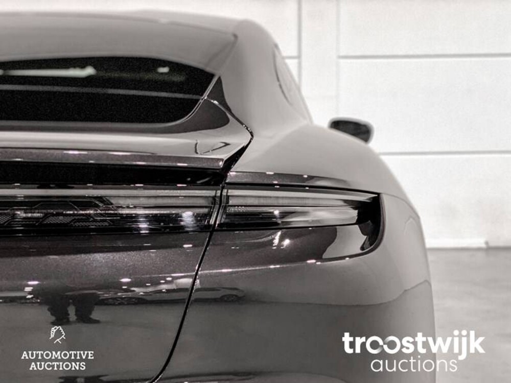 Porsche Taycan Turbo SportChrono SportDesign 680pk 2020