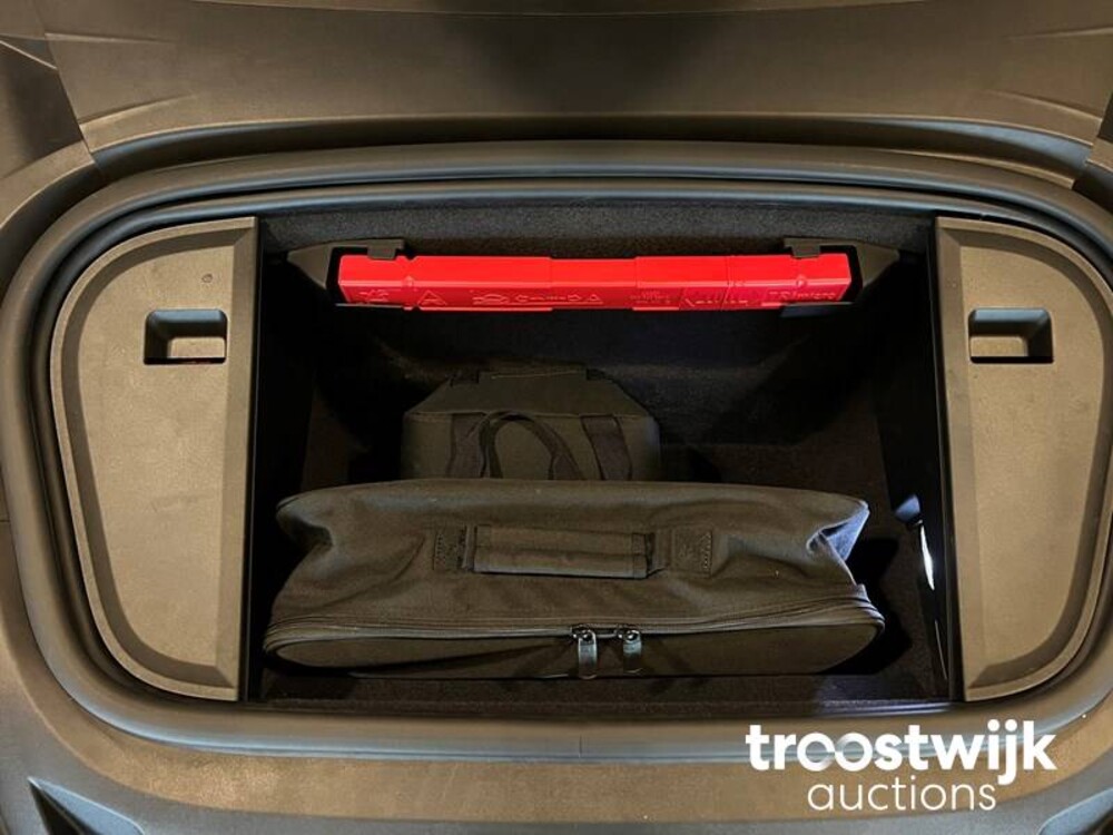 Porsche Taycan Turbo SportChrono SportDesign 680pk 2020