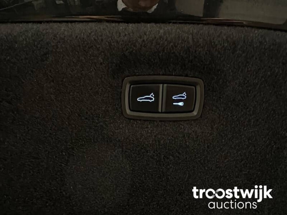 Porsche Taycan Turbo SportChrono SportDesign 680pk 2020