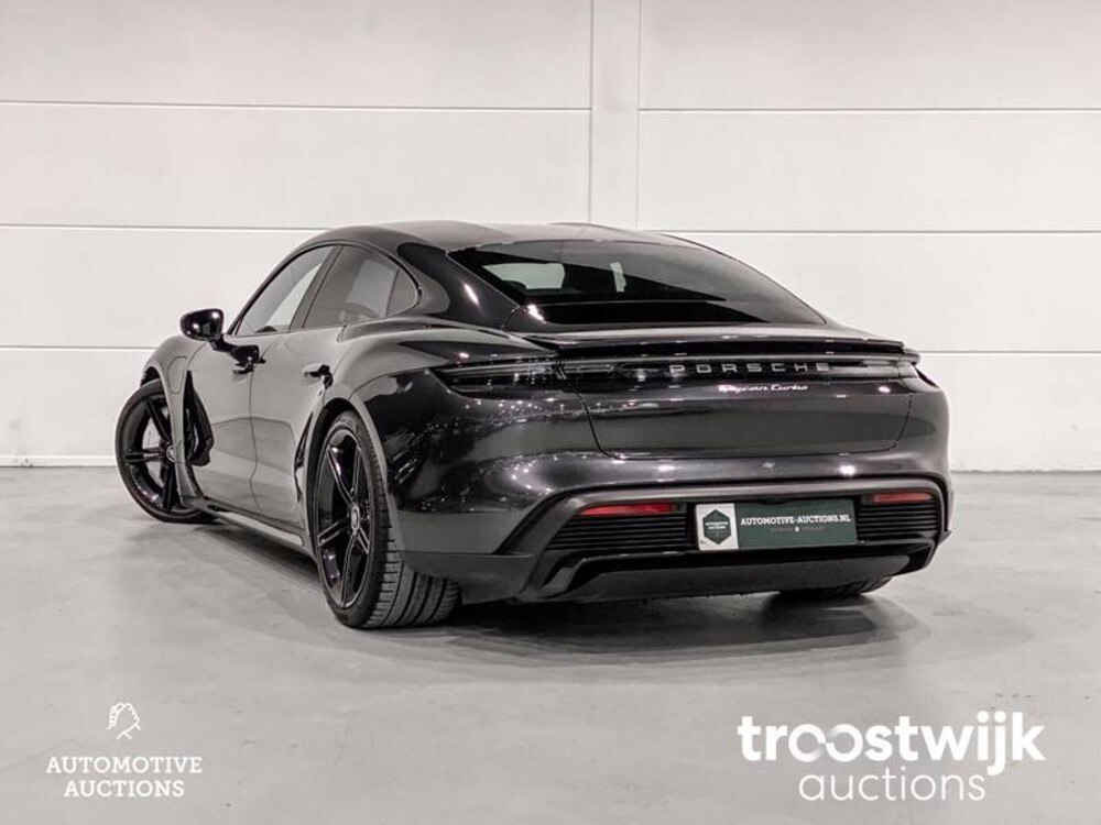 Porsche Taycan Turbo SportChrono SportDesign 680pk 2020