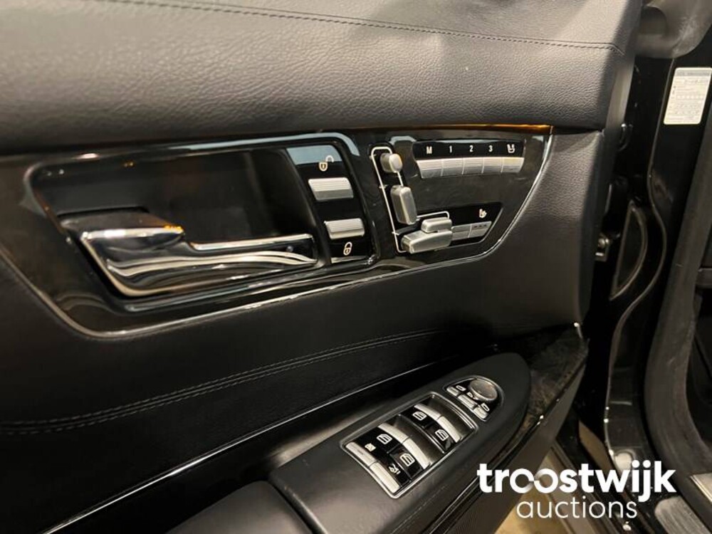 Mercedes-Benz CL63 AMG Auto