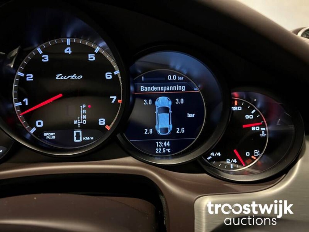 Porsche Panamera Turbo 4.8 Auto